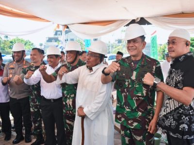 Danrem 043/Gatam Hadiri Peletakan Batu Pertama Pembangunan Sekolah Ponpes Riyadhus Sholihin Nur Rahman oleh Irjen TNI