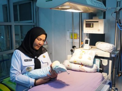 Walikota Eva Dwiana Kunjungi Bayi Terlantar dan Doakan Tumbuh Menjadi Anak Kuat