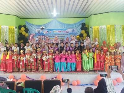 Pentas Seni Warnai Pelepasan 38 Siswa TK Negeri Pembina Kalianda