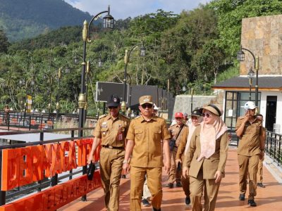 Bupati Lampung Barat Imbau Pedagang Jaga Stabilitas Harga di Pasar Tematik Jelajah Danau Ranau