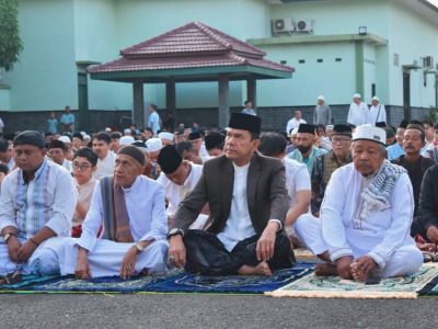 Jalin Kebersamaan, Danrem 043/Gatam Sholat Idul Adha Bersama Masyarakat Bandar Lampung