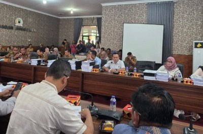Anggota DPRD, Edi Waluyo, Desak Pemerintah Prioritaskan Perbaikan SDN Purwodadi dan Jembatan Way Galih di Anggaran Perubahan