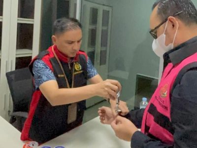 Dua Tersangka Kasus Dugaan Korupsi Bimtek Aparatur Desa Pringsewu Resmi Ditahan