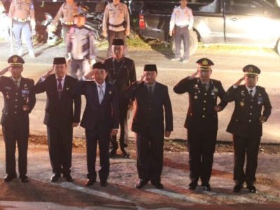 Peringati HUT RI ke-80, Pemkab Lampung Barat Gelar Apel Kehormatan dan Renungan Suci di TMP Liwa
