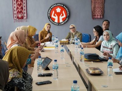 Dekranasda Provinsi Lampung Dorong Promosi dan Inovasi Produk Tapis