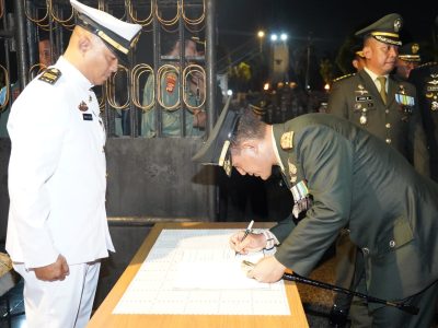 Hening Cipta untuk Pahlawan, Danrem 043/Gatam Irup Apel Kehormatan dan Renungan Suci di TMP Kedaton Lampung”