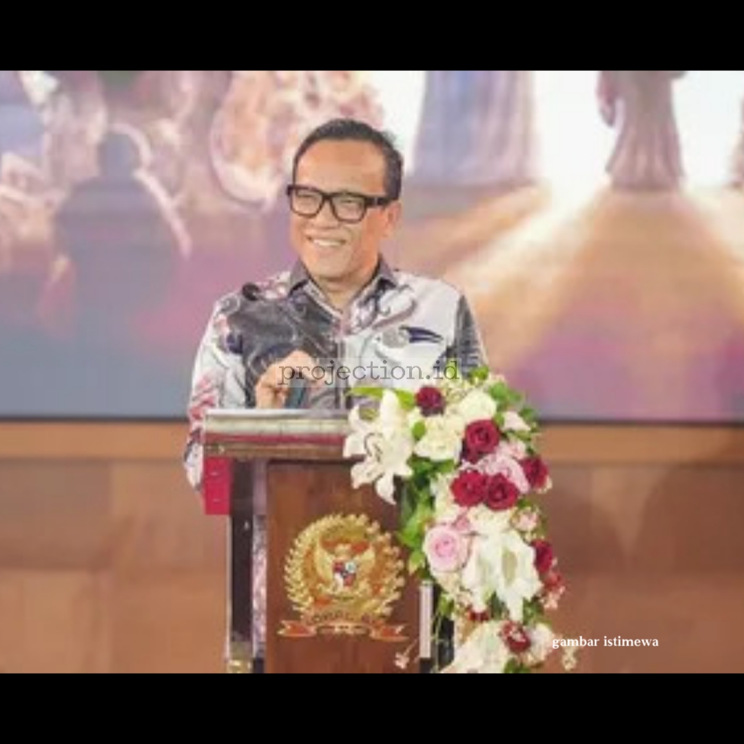 KPK MENCIDUK WAMENAKER IMMANUEL EBENEZER BERSAMA 9 ORANG