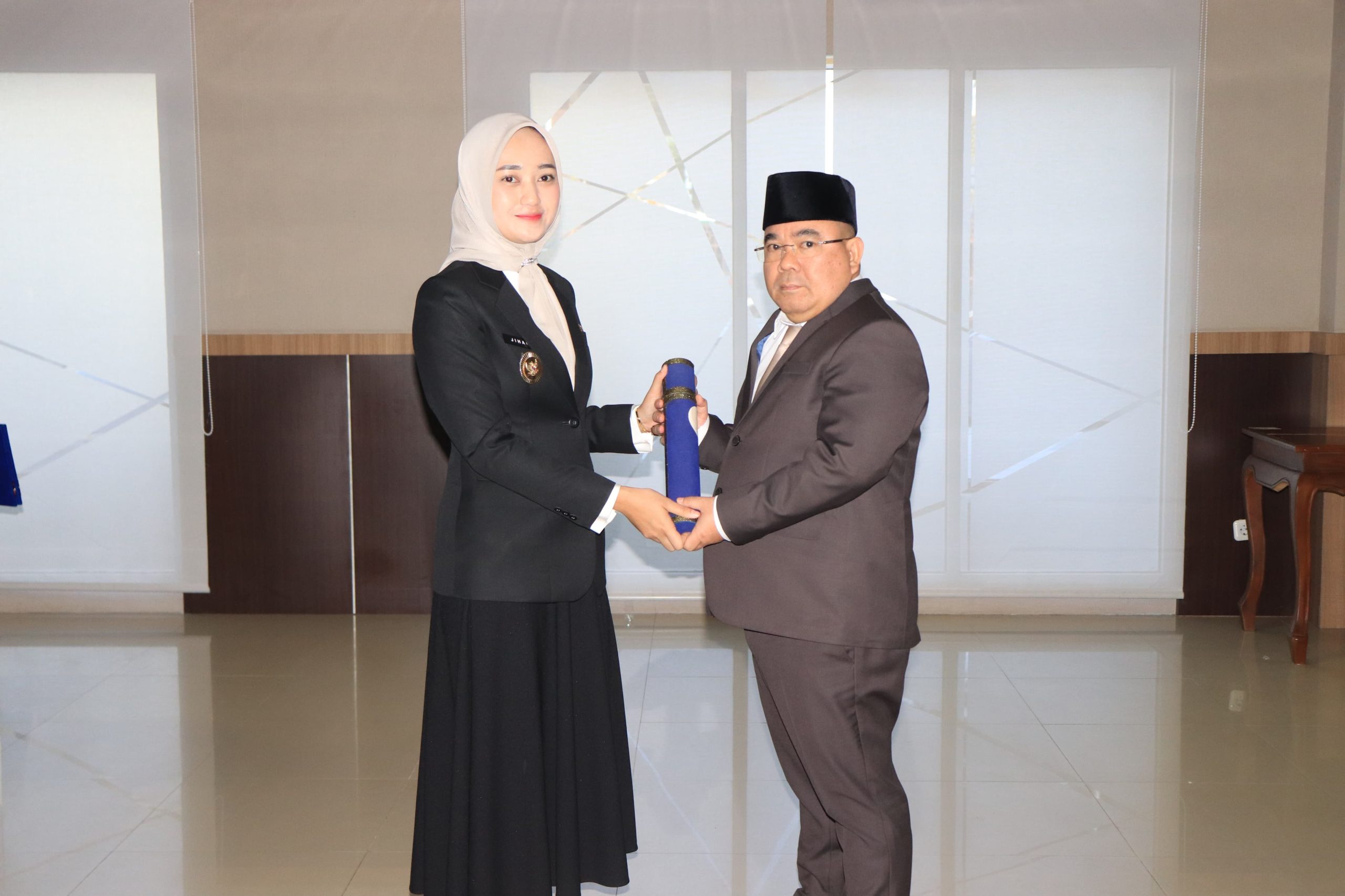 WAGUB JIHAN LANTIK DR. IMAM GHOZALI SEBAGAI DIREKTUR RSUD DR. H. ABDUL MOELOEK