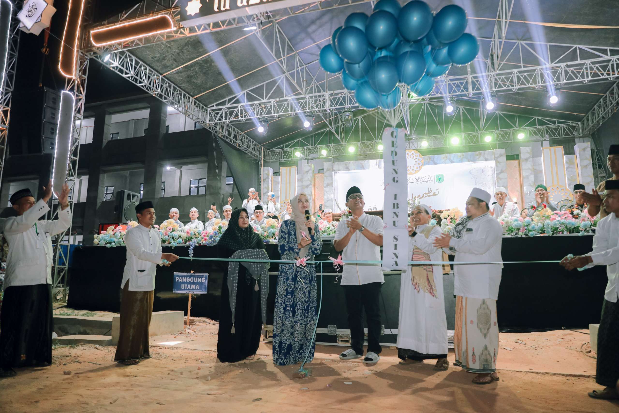 Semarak Peresmian Gedung Ibnu Sina Ponpes Wali Songo Lampung Tengah