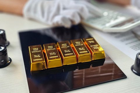 Harga Emas Diprediksi Terus Naik, Mencapai Rekor Baru Tahun 2026