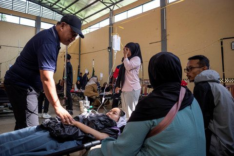 Kepala BGN Tinjau Korban Keracunan Program MBG di Bandung Barat, Produksi Dapur SPPG Dihentikan Sementara