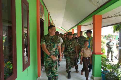Pangdam XXI/Radin Inten Tinjau MBG di SMPN 5 Natar, Tegaskan Komitmen TNI Dukung Generasi Sehat dan Cerdas