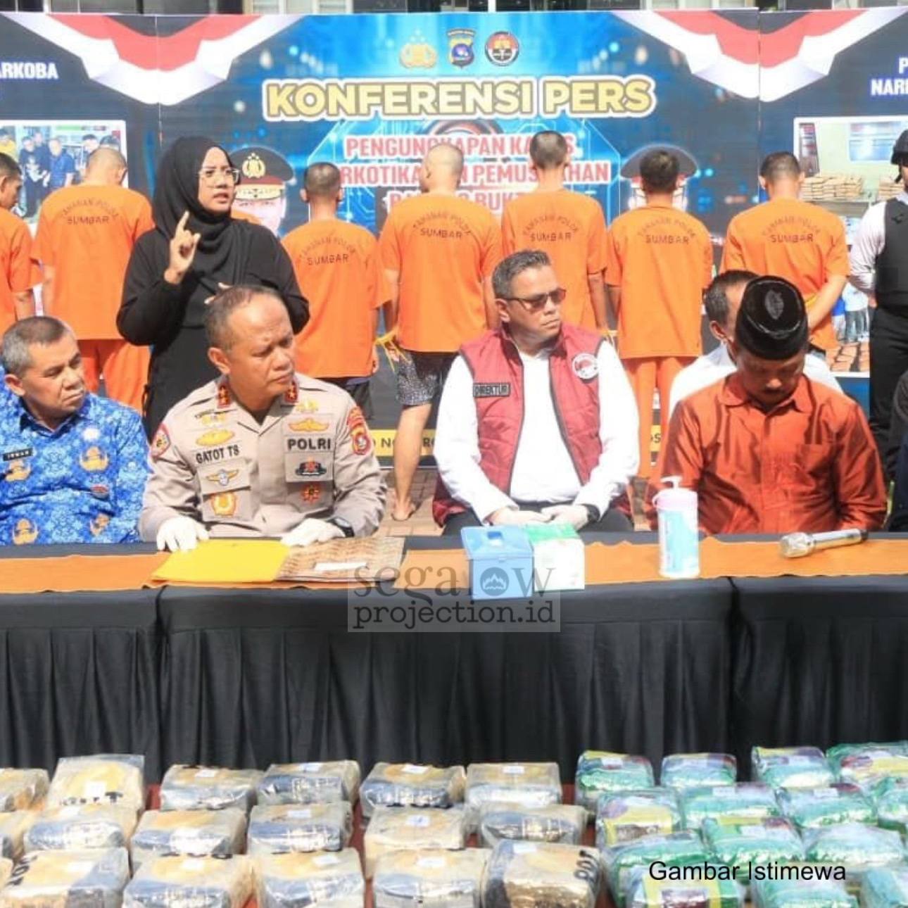 POLDA SUMBAR BONGKAR 37 KASUS NARKOBA, 56 TERSANGKA DITANGKAP