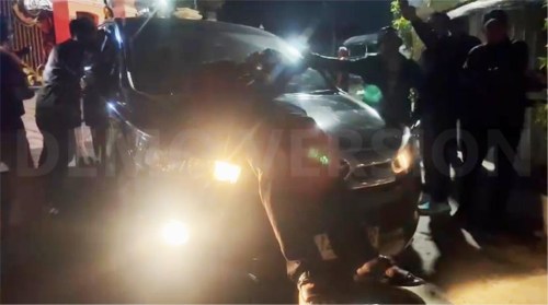 Penggeledahan Rumah Eks Bupati Pesawaran: Kejati Bungkam, Kaki Salah Satu Wartawan Terlindas Ban Mobil Dinas