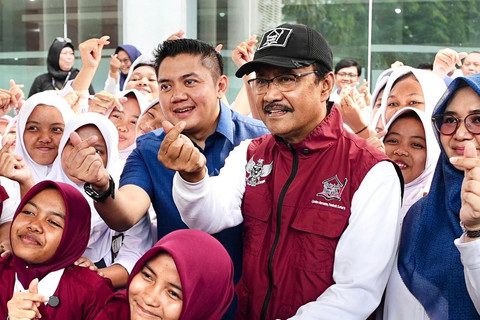 Mensos Gus Ipul Minta Seskab Letkol Teddy Jadi Komisi Etik dan Komando Pendamping PKH