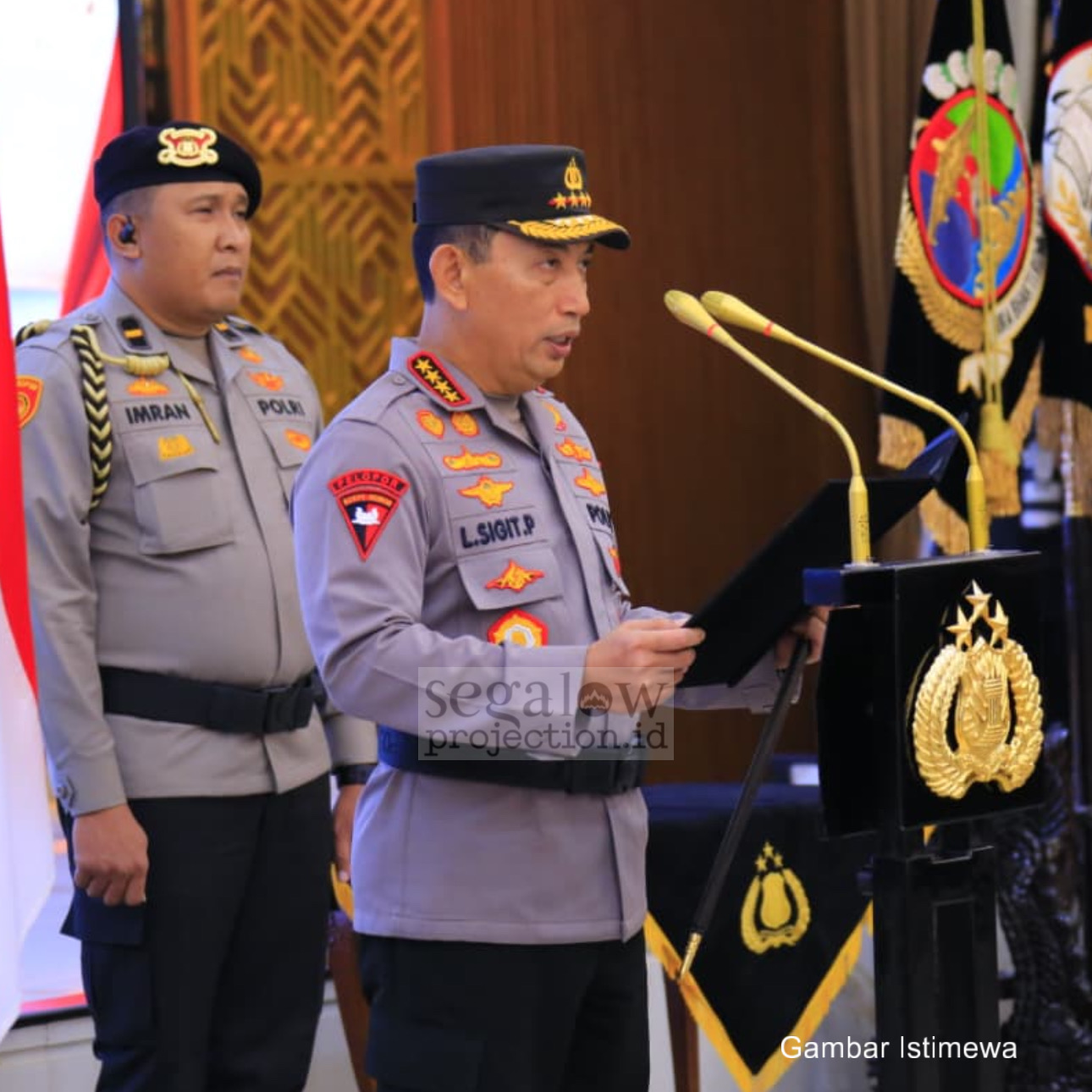 KAPOLRI PIMPIN SERTIJAB SEJUMLAH PEJABAT TINGGI POLRI, TEGASKAN KOMITMEN PENGUATAN KINERJA DAN REGENERASI KEPEMIMPINAN