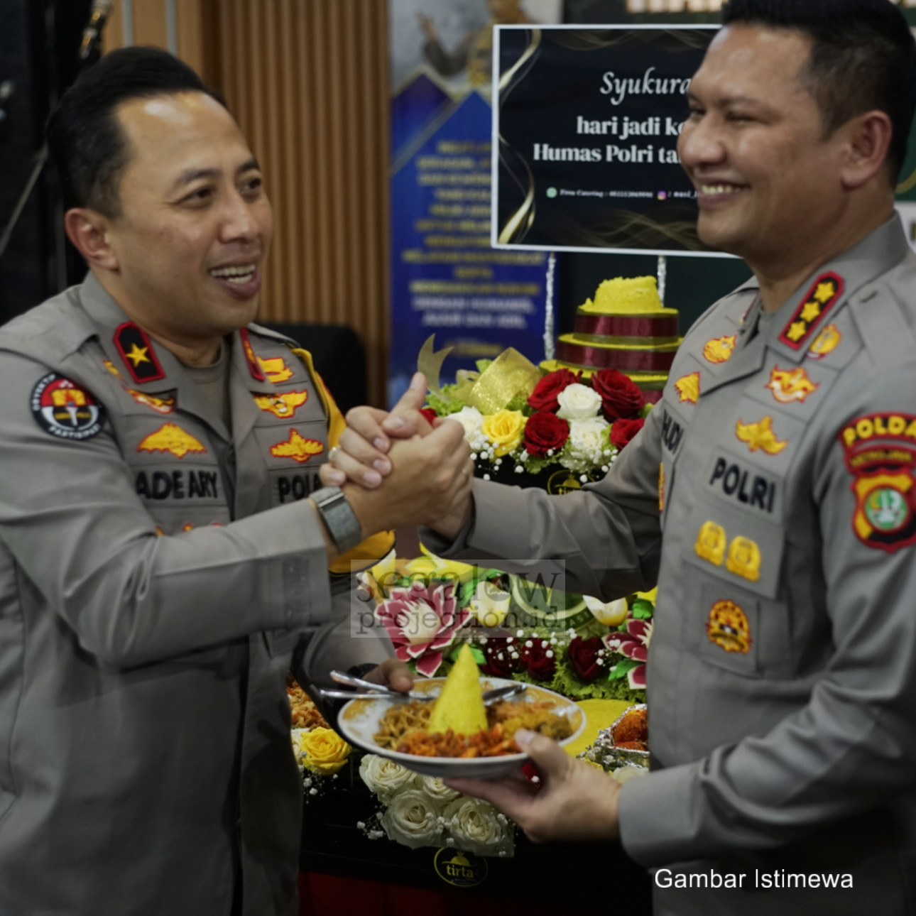 KENAL PAMIT KABID HUMAS POLDA METRO JAYA BERLANGSUNG HANGAT BERTEPATAN DENGAN HUT KE-74 HUMAS POLRI