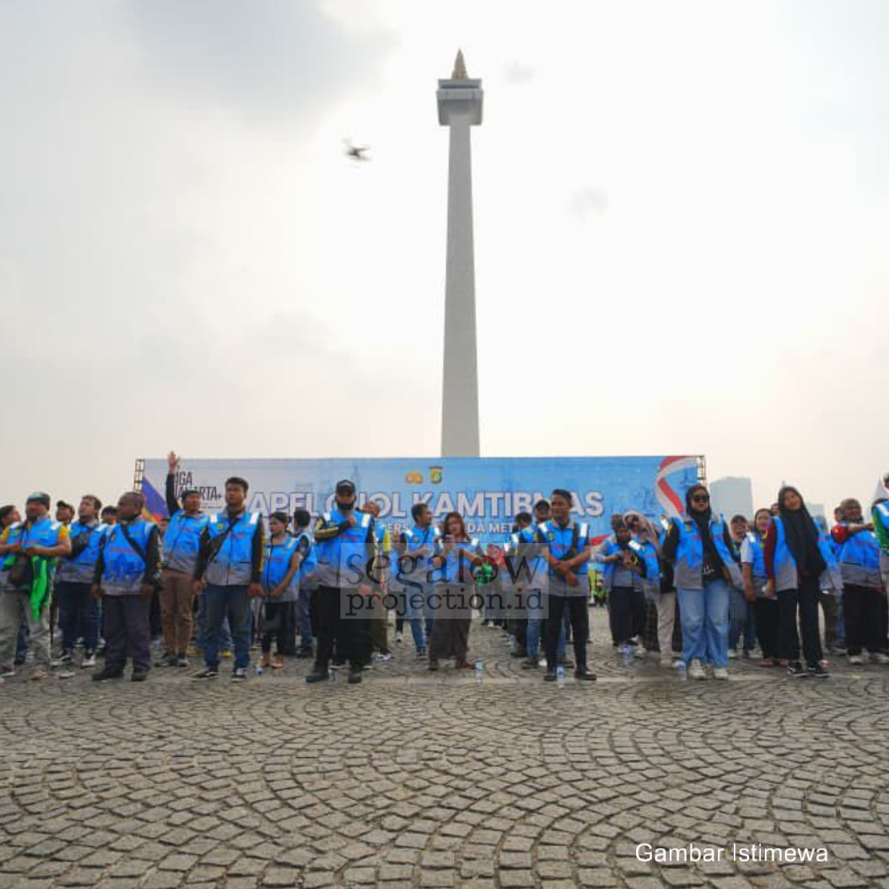 KAPOLRI AJAK KOMUNITAS OJEK ONLINE BERSINERGI JAGA KAMTIBMAS LEWAT APEL OJOL DI MONAS