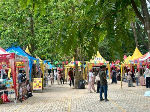 BEM FH Sukses Gelar Bazar Law Fest 2025