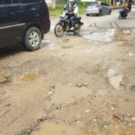 Parah, Lubang-Lubang Jalan Protokol Kerap Tertutup Genangan Air Menjadi Jebakan