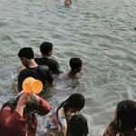 [Opini] Keramasan di Pantai dan Sungai, Tradisi Ramadan yang Kian Populer di Kalangan Anak Muda Lampung