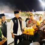 Dini Hari di Bakauheni, Bupati Egi Turun Langsung Kawal Pemudik Motor