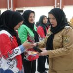 Wali Kota Eva Dwiana Salurkan Insentif Ribuan Kader Posyandu hingga TPK di Bandar Lampung
