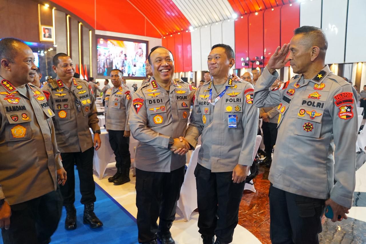 WAKAPOLRI TEKANKAN PENINGKATAN KAPABILITAS BRIMOB HADAPI ANCAMAN HYBRID